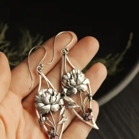 WORLD MARKET " SIMPLY NATURE" BOHO DANGLE EARRINGS NWOT - Picture 4 of 7
